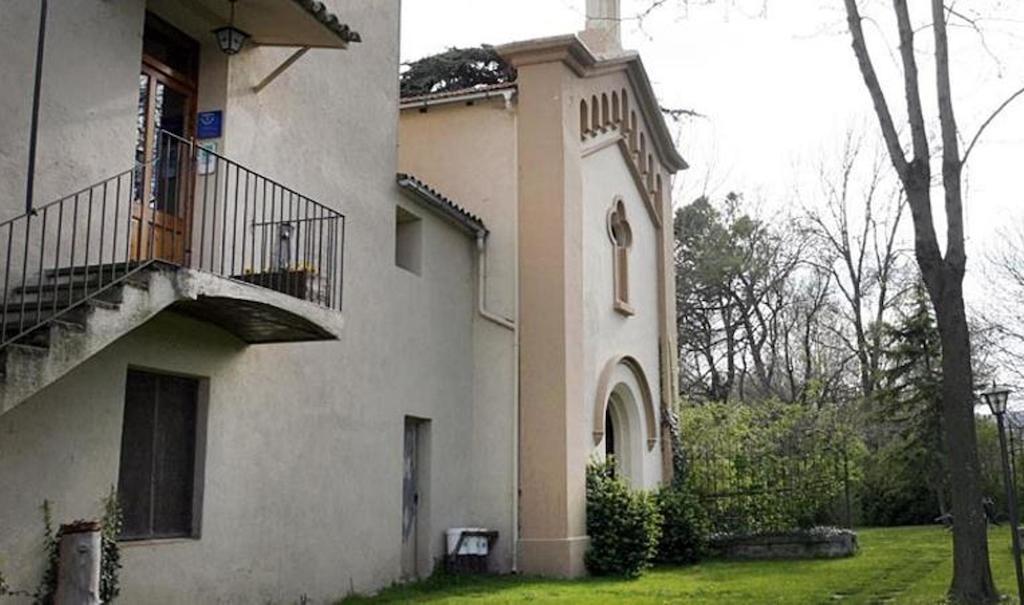 La Riera Bed & Breakfast Vic Bagian luar foto