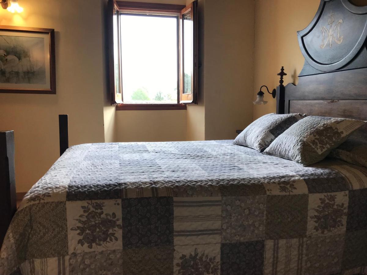 La Riera Bed & Breakfast Vic Bagian luar foto